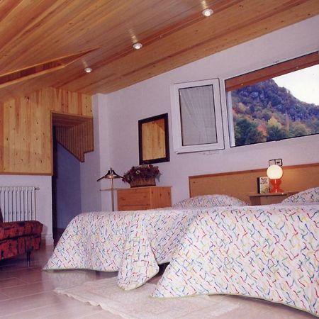 Hostal Talabart Лес Екстериор снимка
