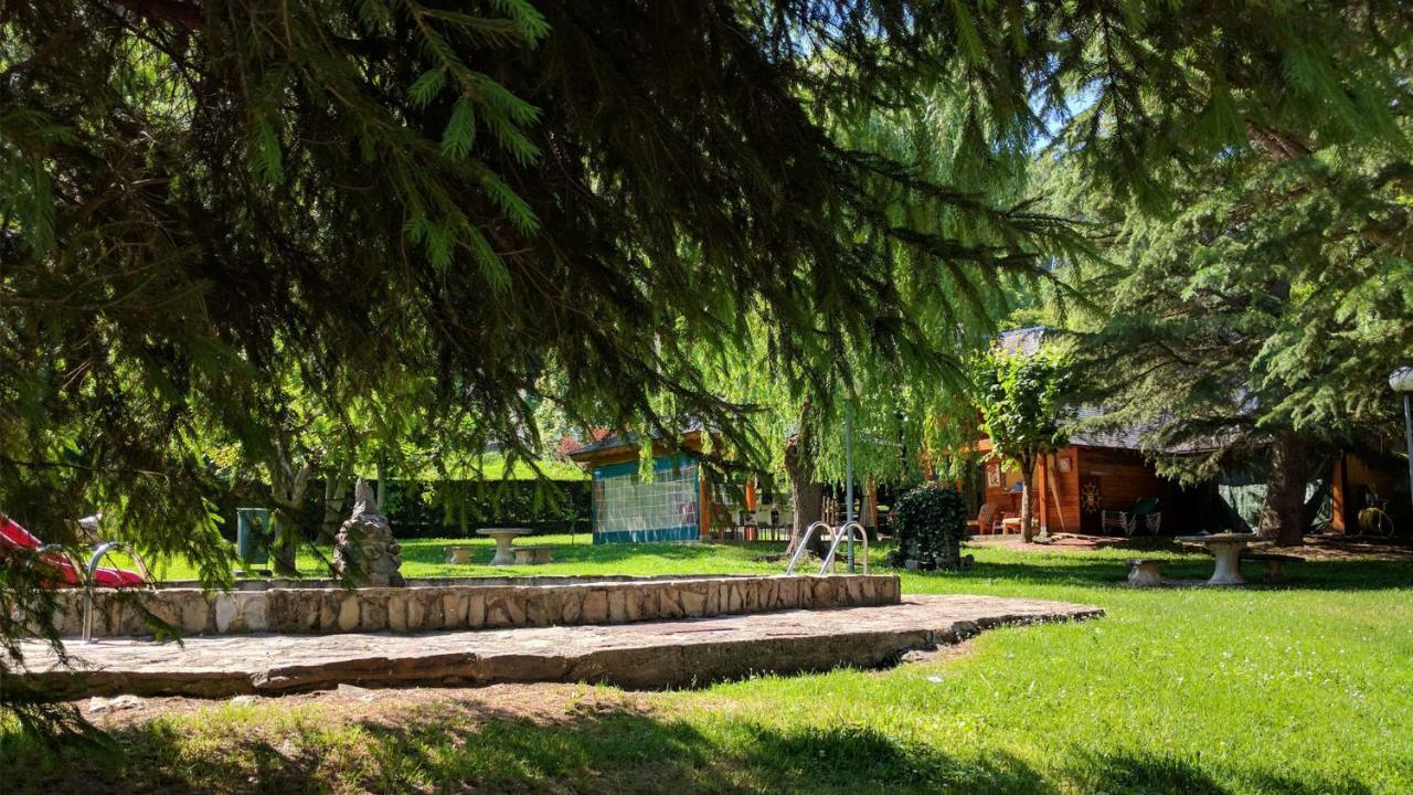 Hostal Talabart Лес Екстериор снимка