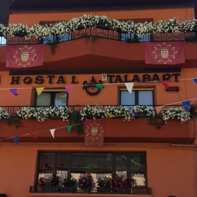 Hostal Talabart Hotel Лес Екстериор снимка