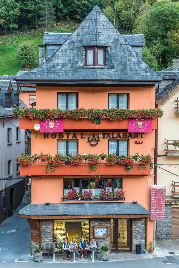 Hostal Talabart Лес Екстериор снимка