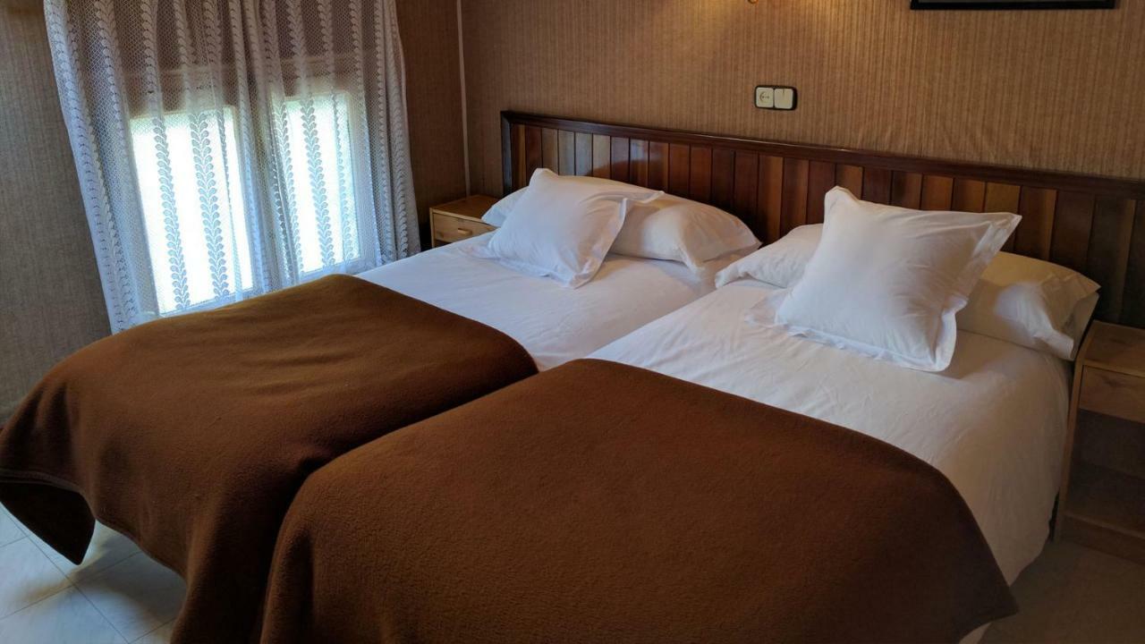 Hostal Talabart Лес Екстериор снимка