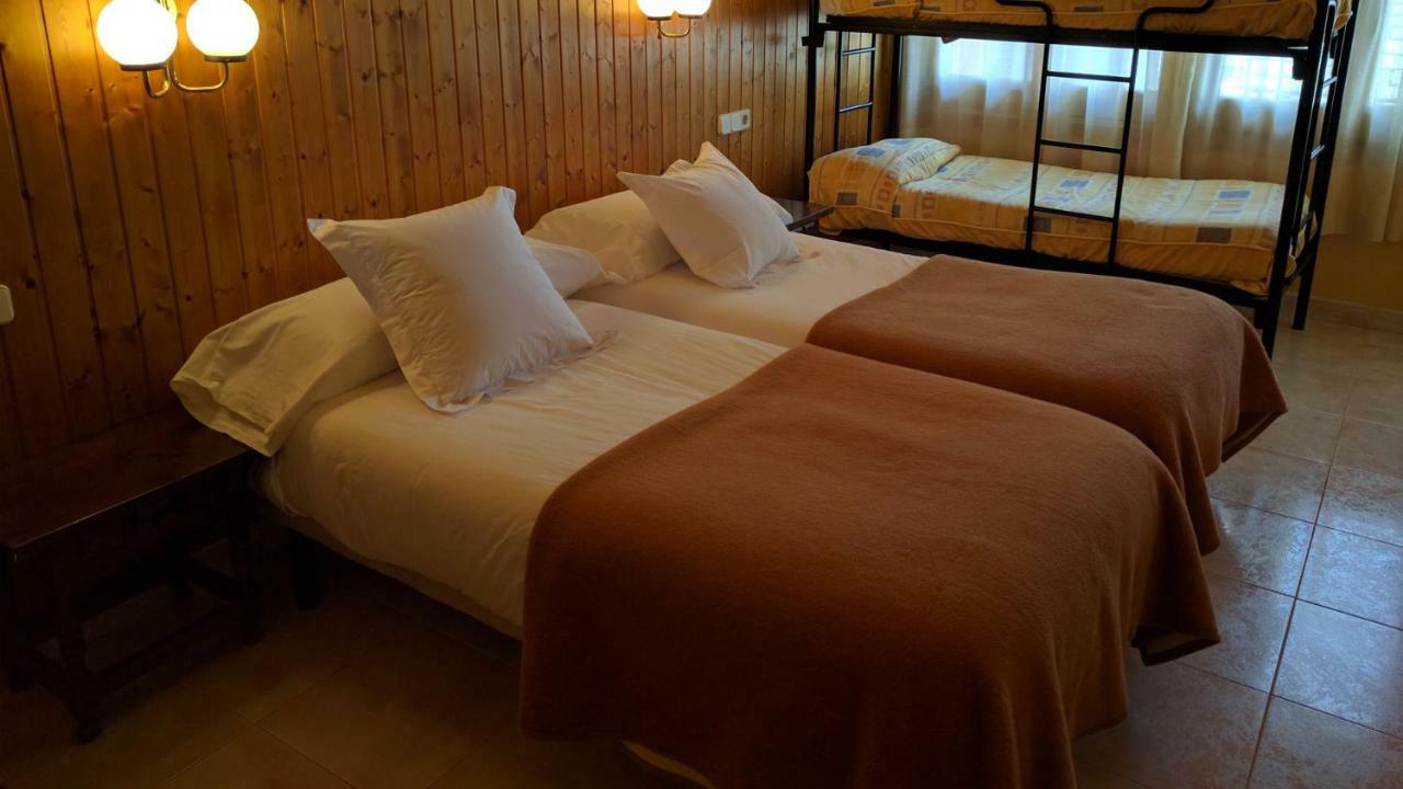 Hostal Talabart Лес Екстериор снимка