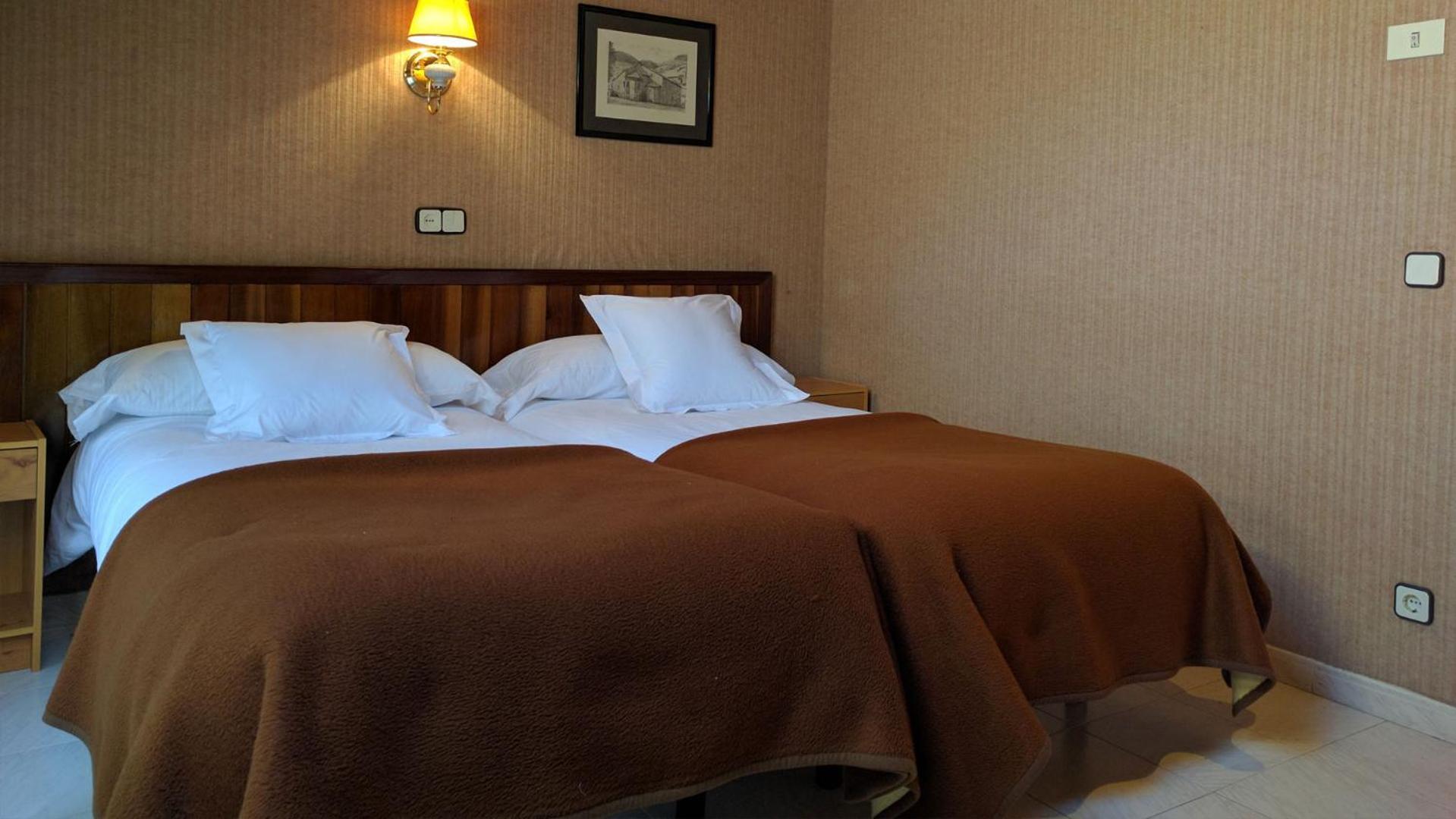 Hostal Talabart Лес Екстериор снимка