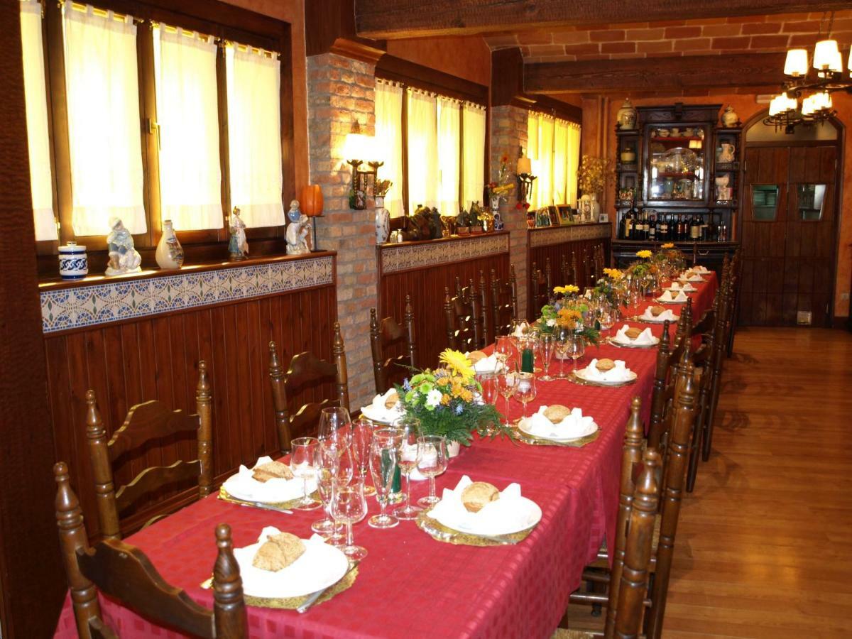 Hostal Talabart Лес Екстериор снимка