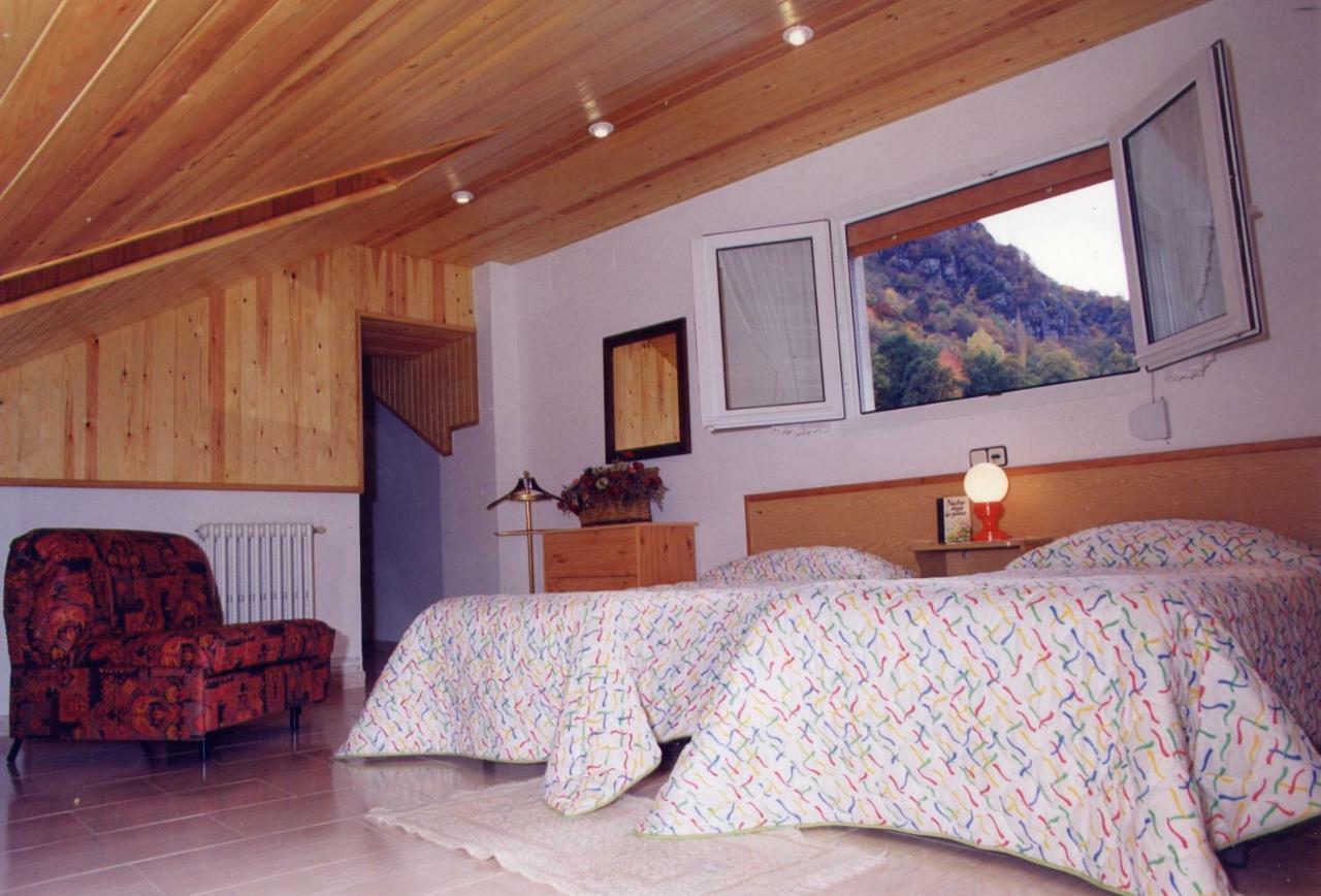 Hostal Talabart Лес Екстериор снимка